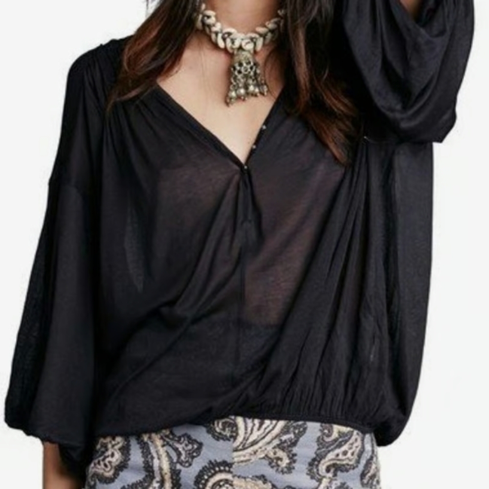Free People Peaks lIsland BlackSlouchy Jersey Henley Top Size small